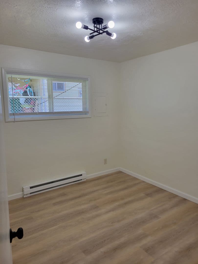 Salem Apartment: 2551 Hyde Ct SE