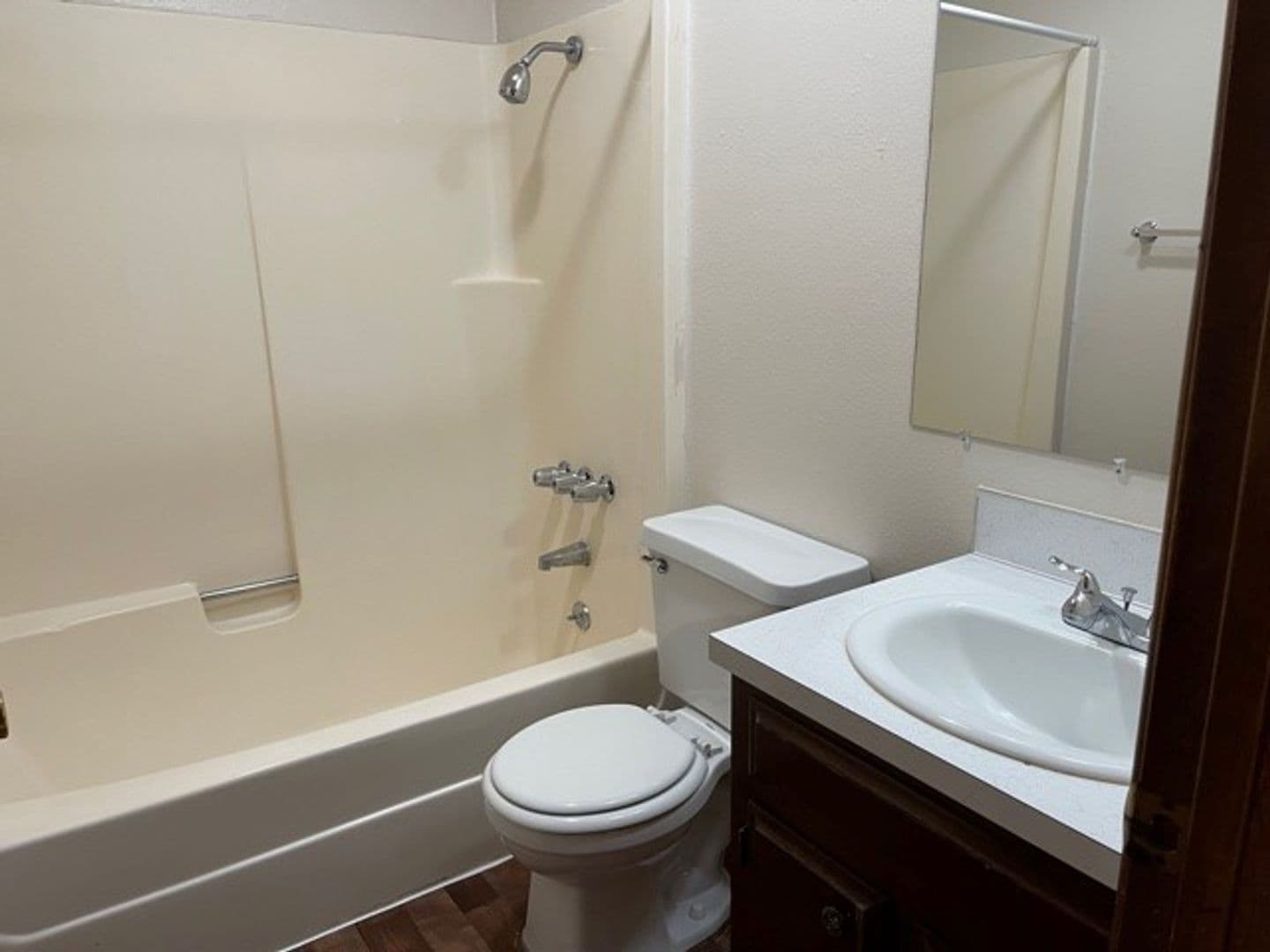 Salem Apartment: 440 Lancaster Drive SE