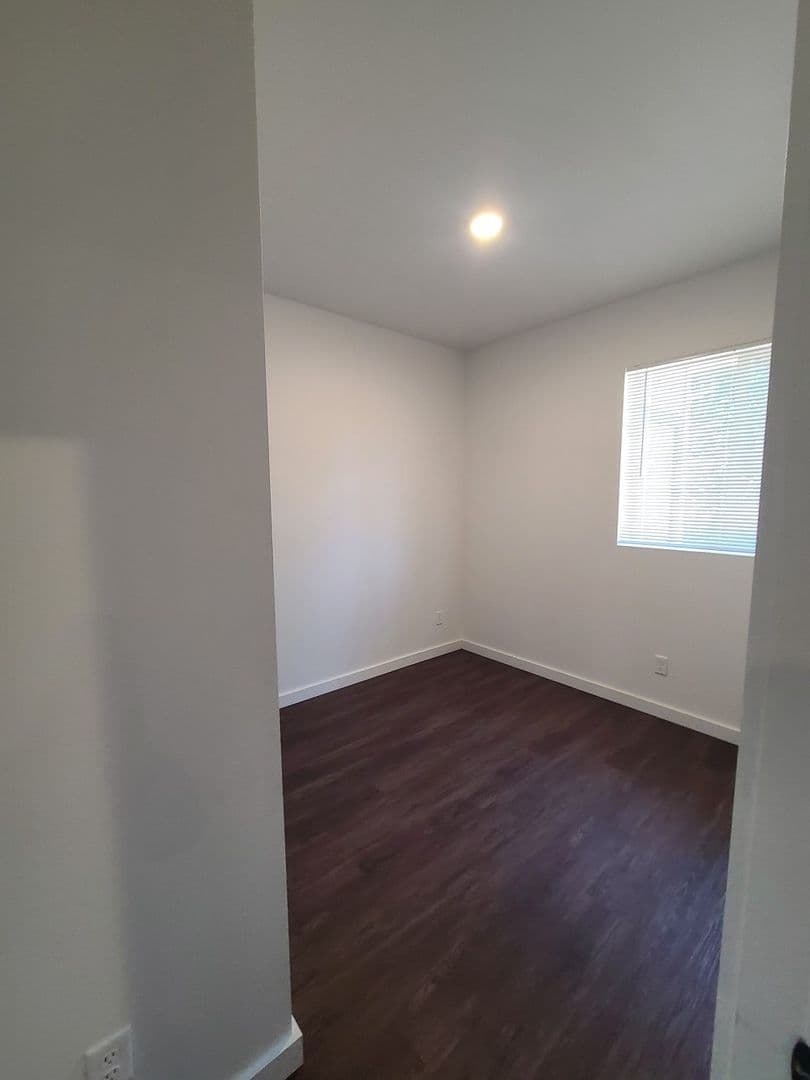 Sweet Home Apartment: 987 Long St