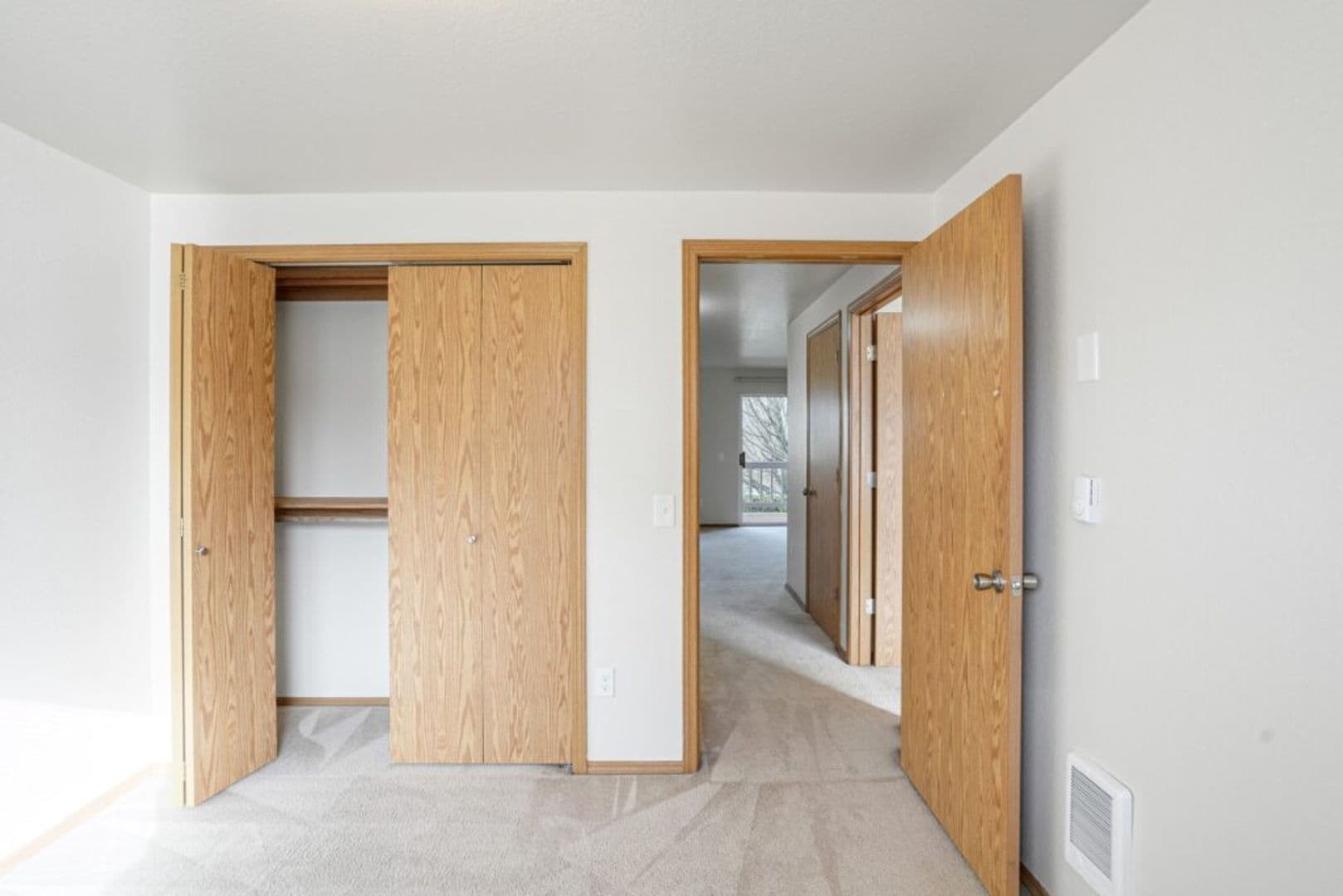 Salem Apartment: 2108 Red Oak Dr S