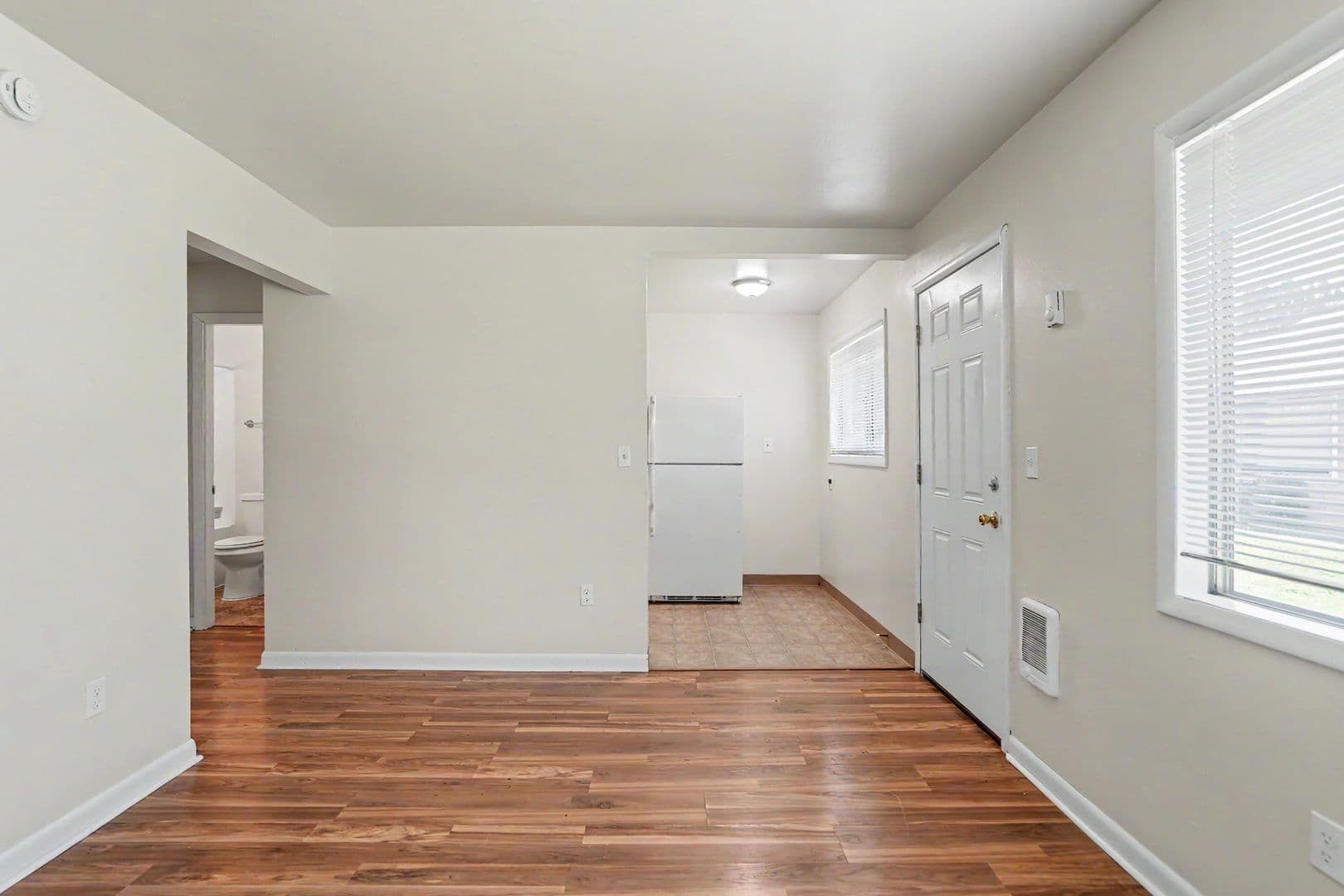 Salem Apartment: 140 Friendship Ave SE