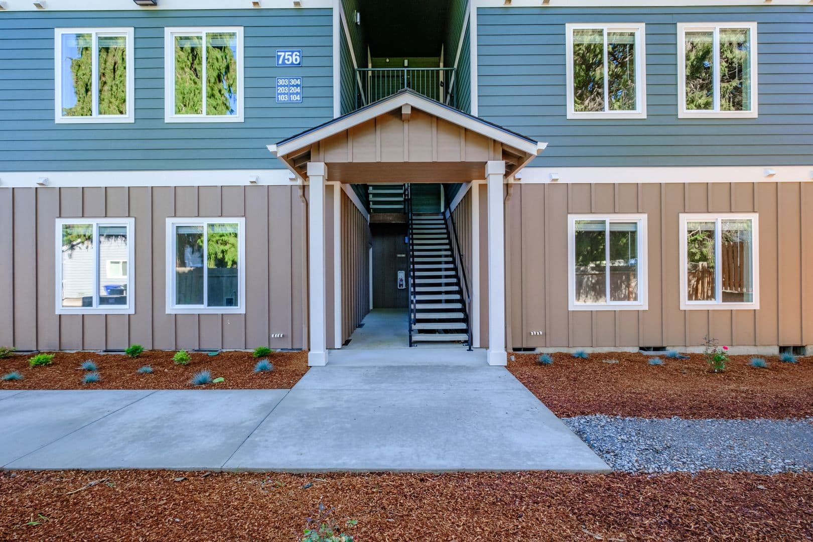 Keizer Apartment: 756 Chemawa Rd NE