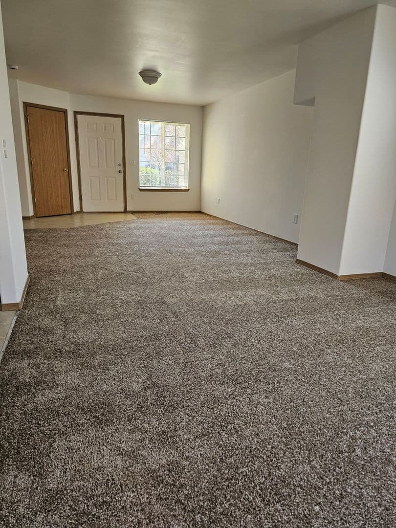 Albany Townhome: 3511 25th Court SE