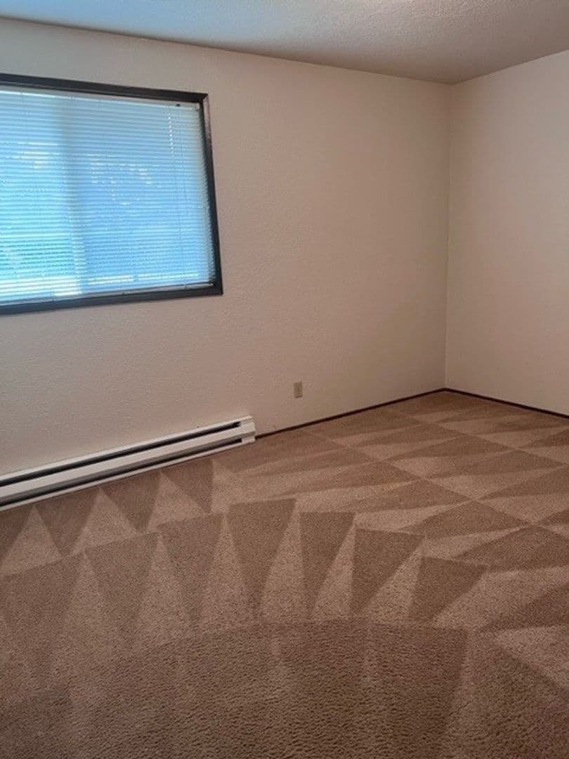 Keizer Apartment: 601 Chemawa Road N
