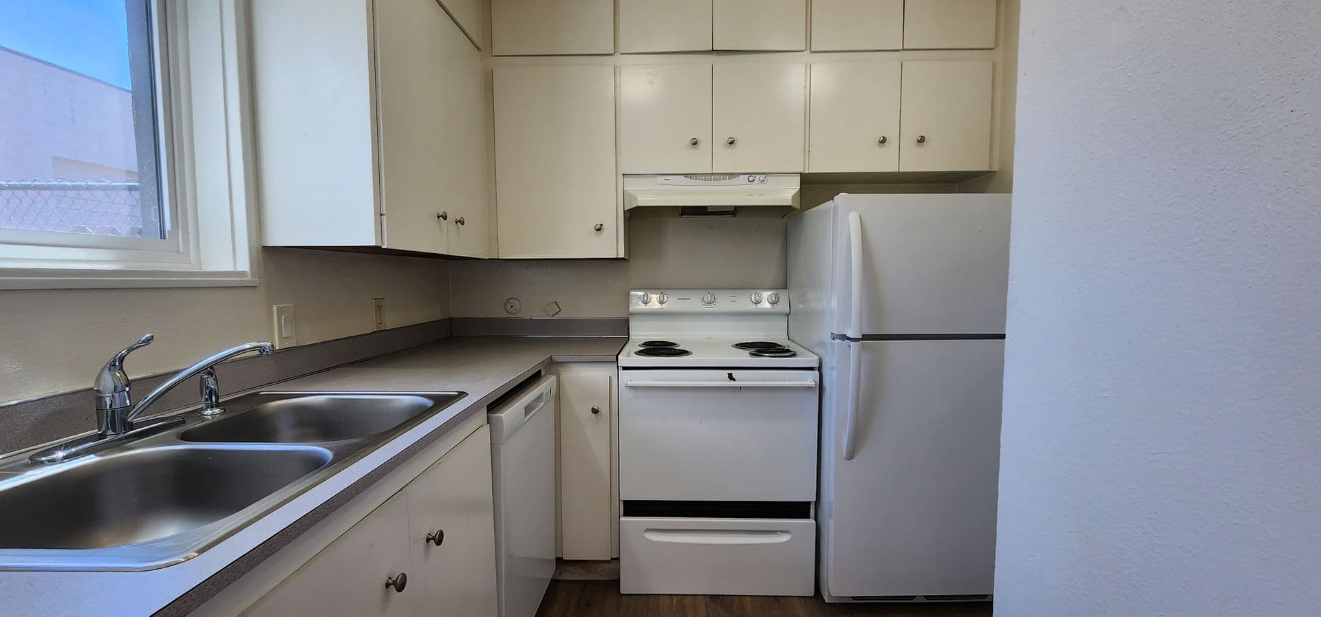 Lebanon Apartment: 820 Park Street