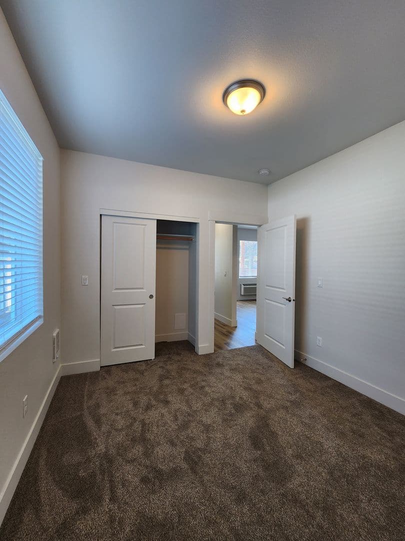 Keizer Apartment: 1065 Clearview Ave NE