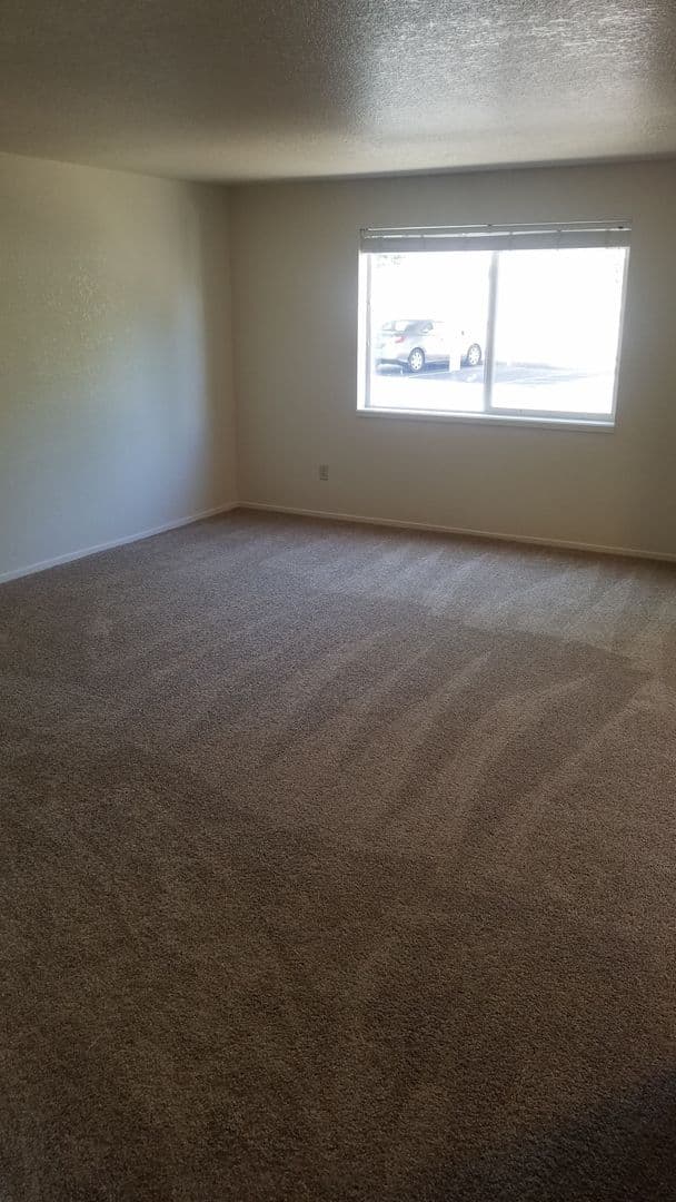 Keizer Apartment: 1026 Ring Street NE