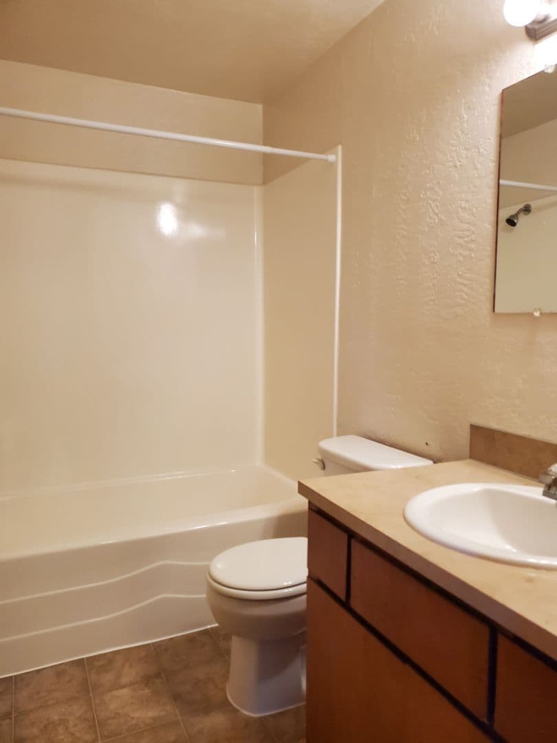 Salem Apartment: 2231 Salem Dallas Highway NW