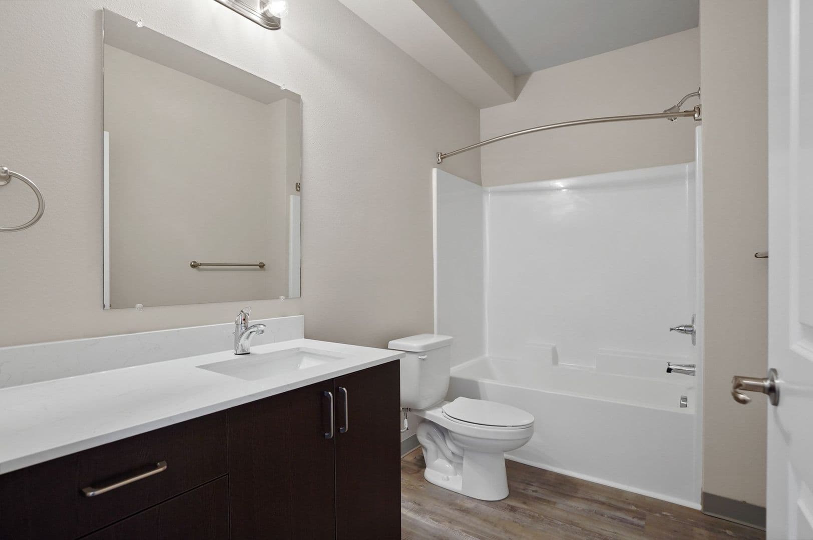 Lebanon Apartment: 100 Vaughan Lane