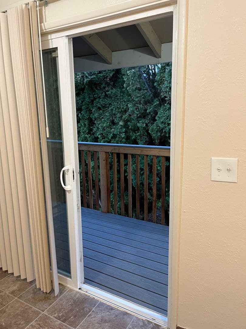 Salem Apartment: 4235 Fir Rest Way NE