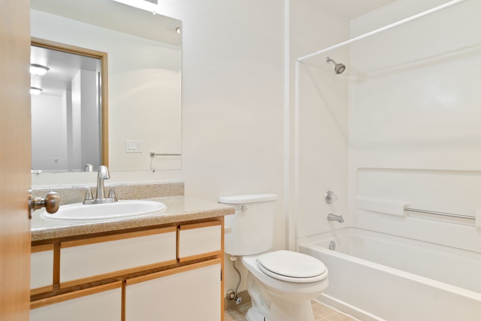 Troutdale Apartment: 26719 SE Stark St