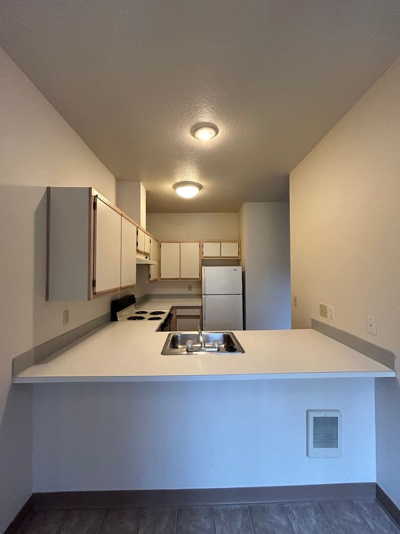 McMinnville Apartment: 2938 NE Evans St