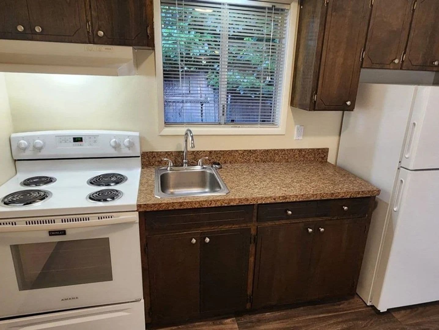 Salem Apartment: 158 Friendship Ave SE
