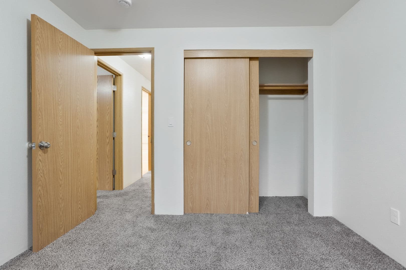Troutdale Apartment: 26719 SE Stark St