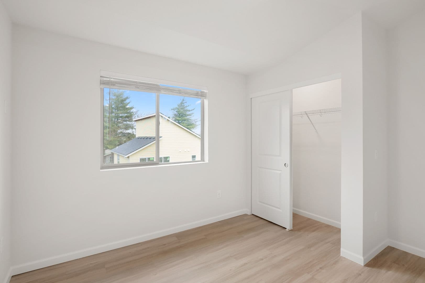 Salem Apartment: 4433 Mahrt Ave SE