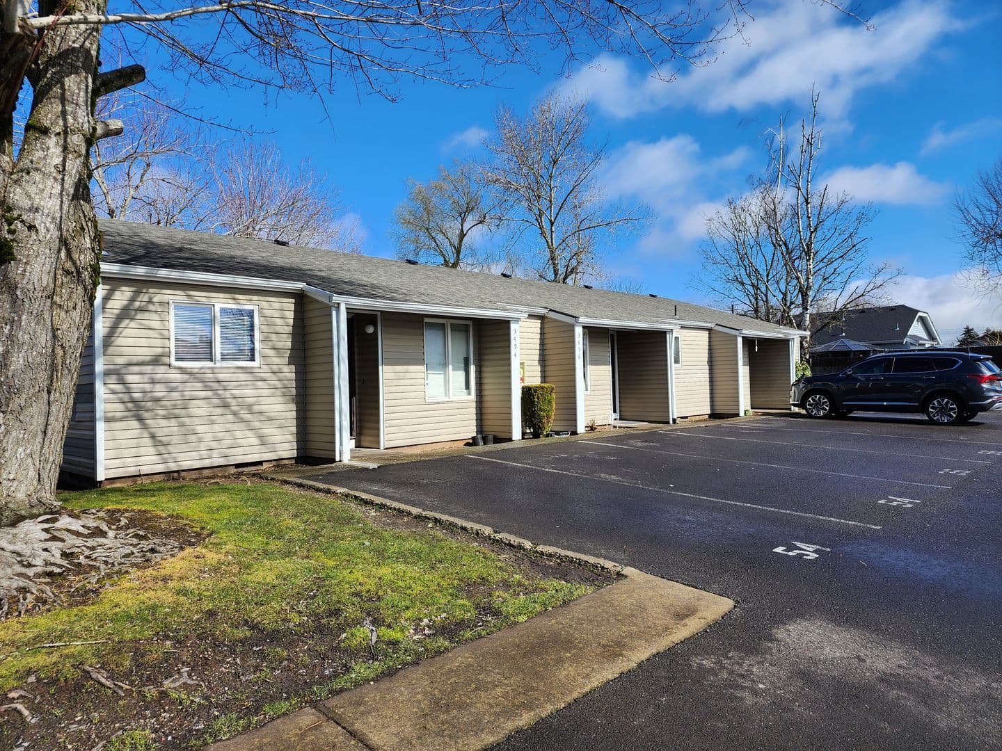 Salem Apartment: 3414 30th Ave NE