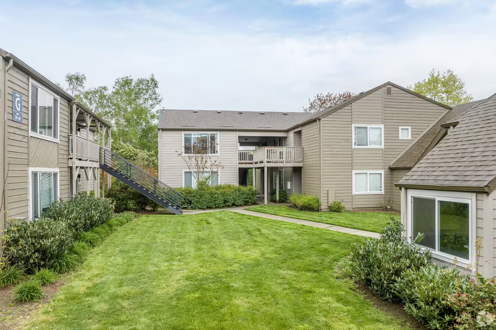 Salem Apartment: 2500 Lancaster Drive NE