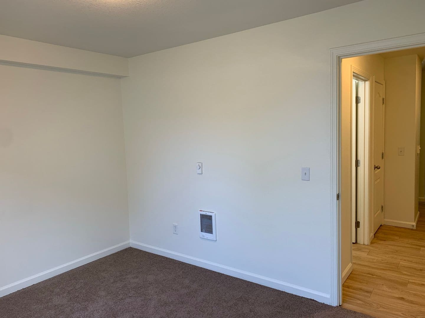 Sutherlin Apartment: 233 NW Sherman St