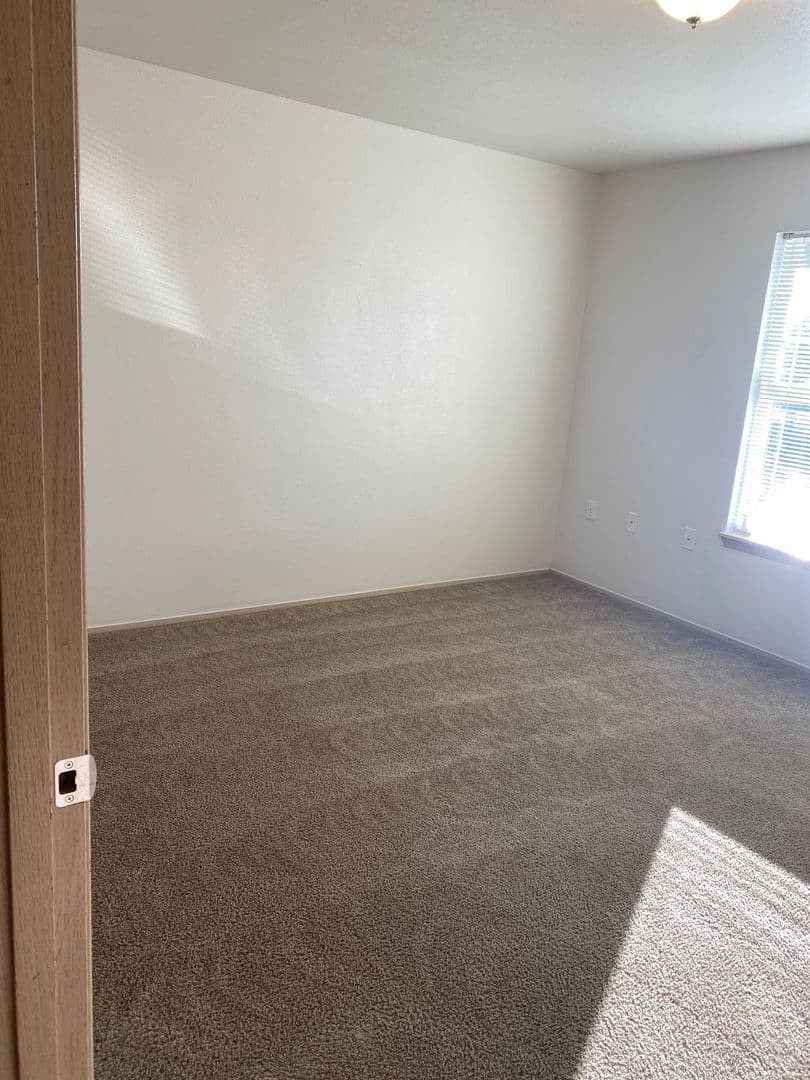 Albany Apartment: 3320 Jackson Street SE