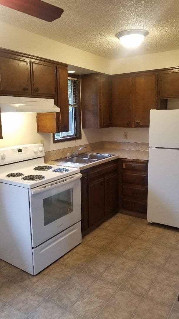 Salem Apartment: 4553 Lancaster Drive NE