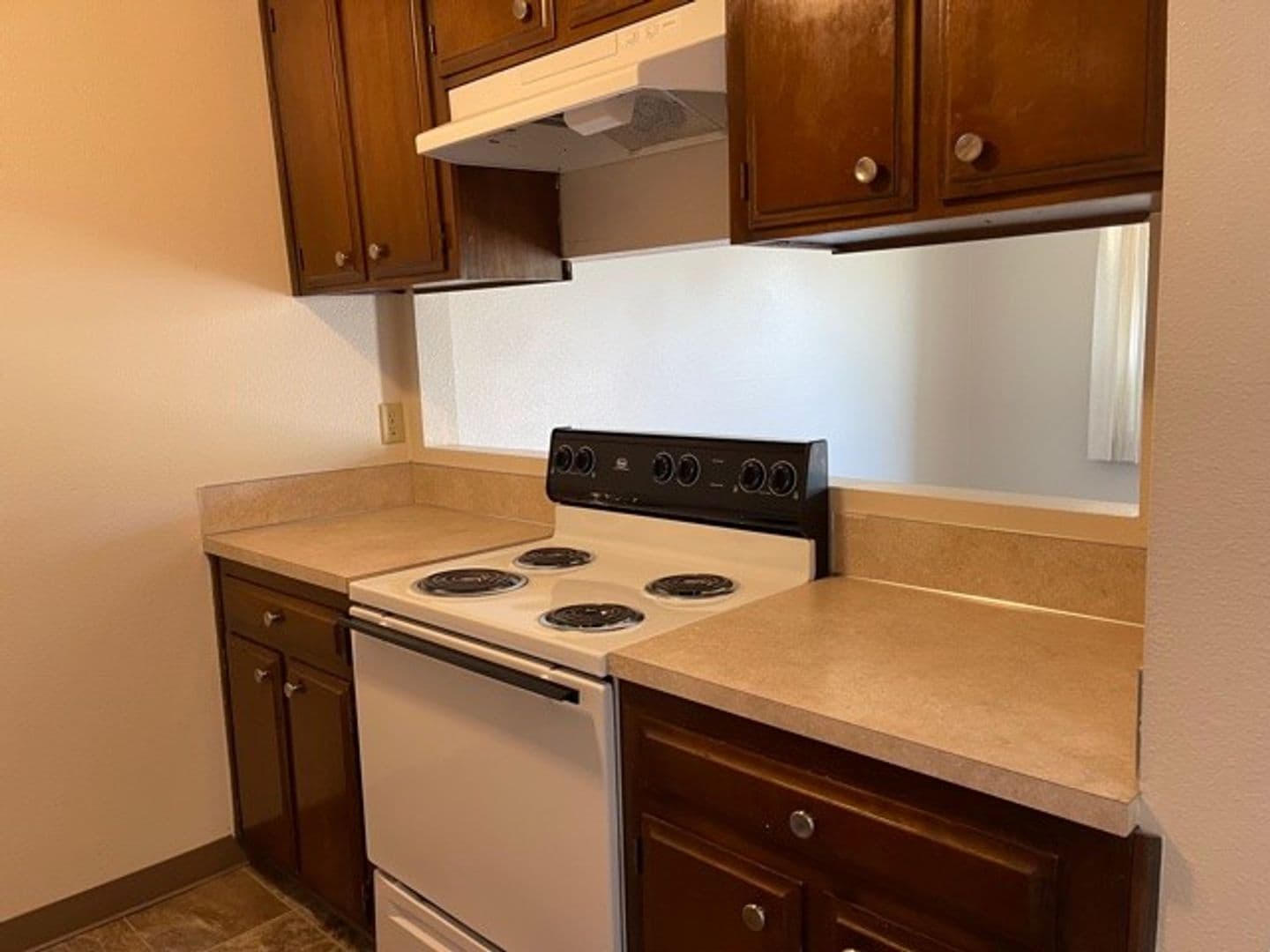 Salem Apartment: 440 Lancaster Drive SE