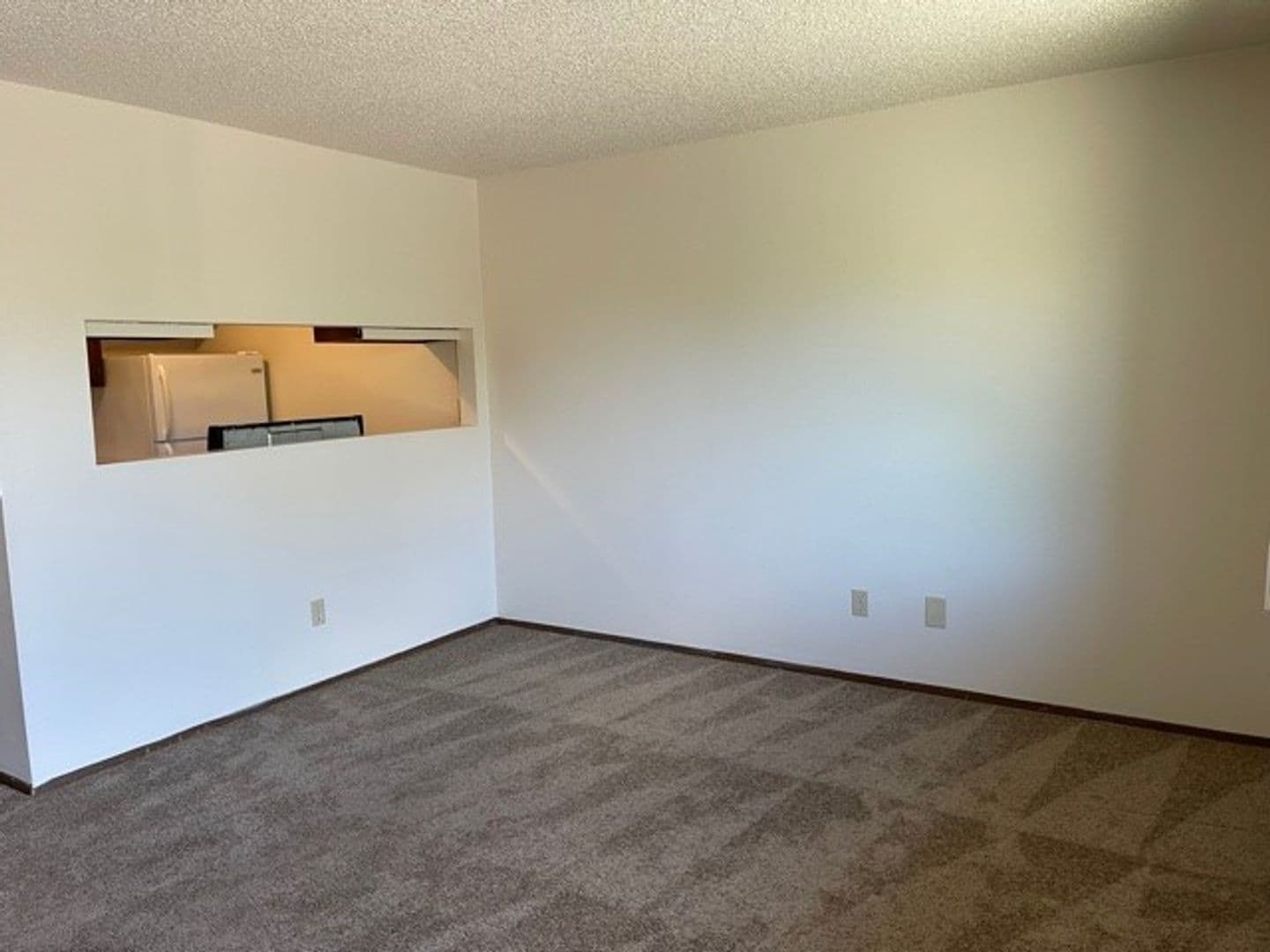 Salem Apartment: 440 Lancaster Drive SE