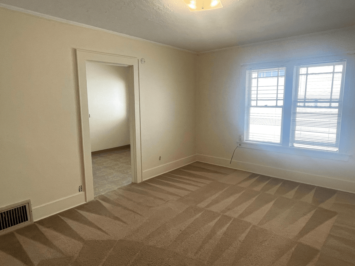 Salem Apartment: 879 Liberty St NE
