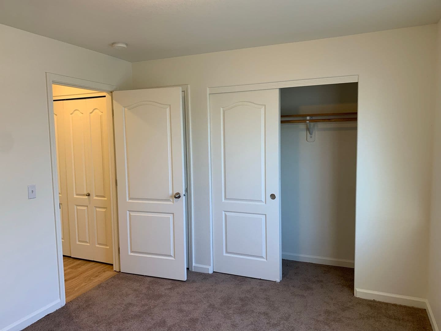 Sutherlin Apartment: 233 NW Sherman St