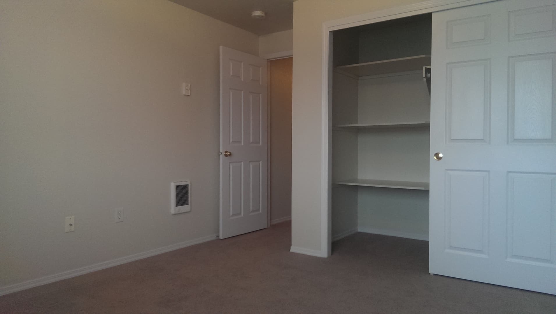 Salem Apartment: 1380 Seattle Slew Drive SE