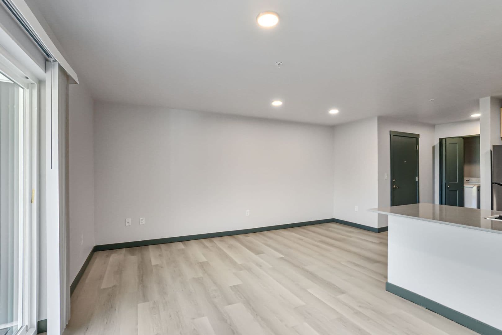 Lebanon Apartment: 305 East Airport Road
