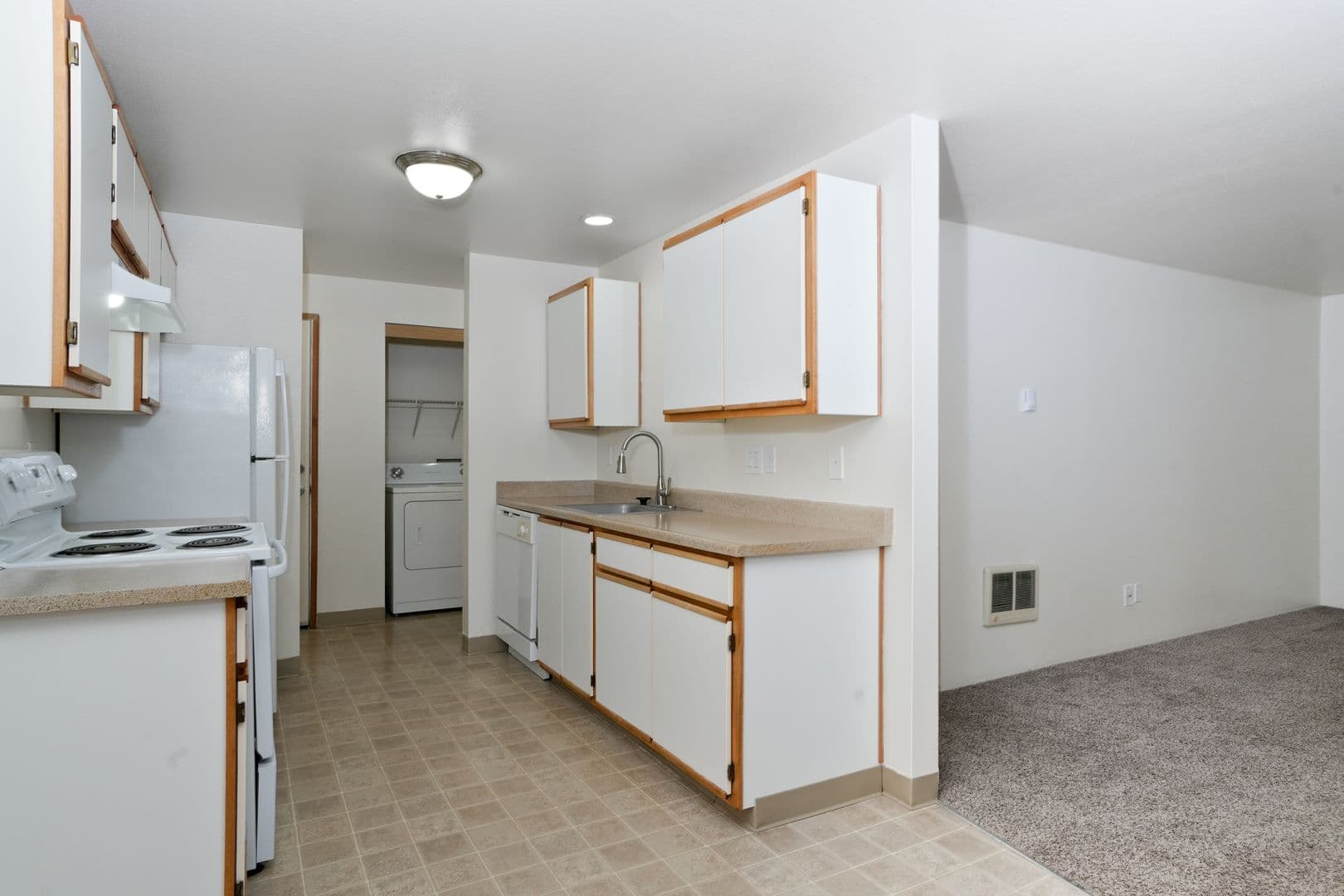 Troutdale Apartment: 26719 SE Stark St