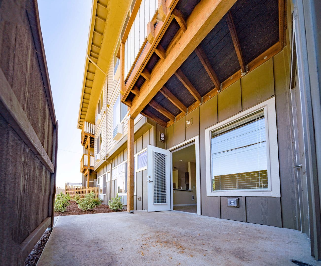 Salem Apartment: 3220 Lansing Avenue NE