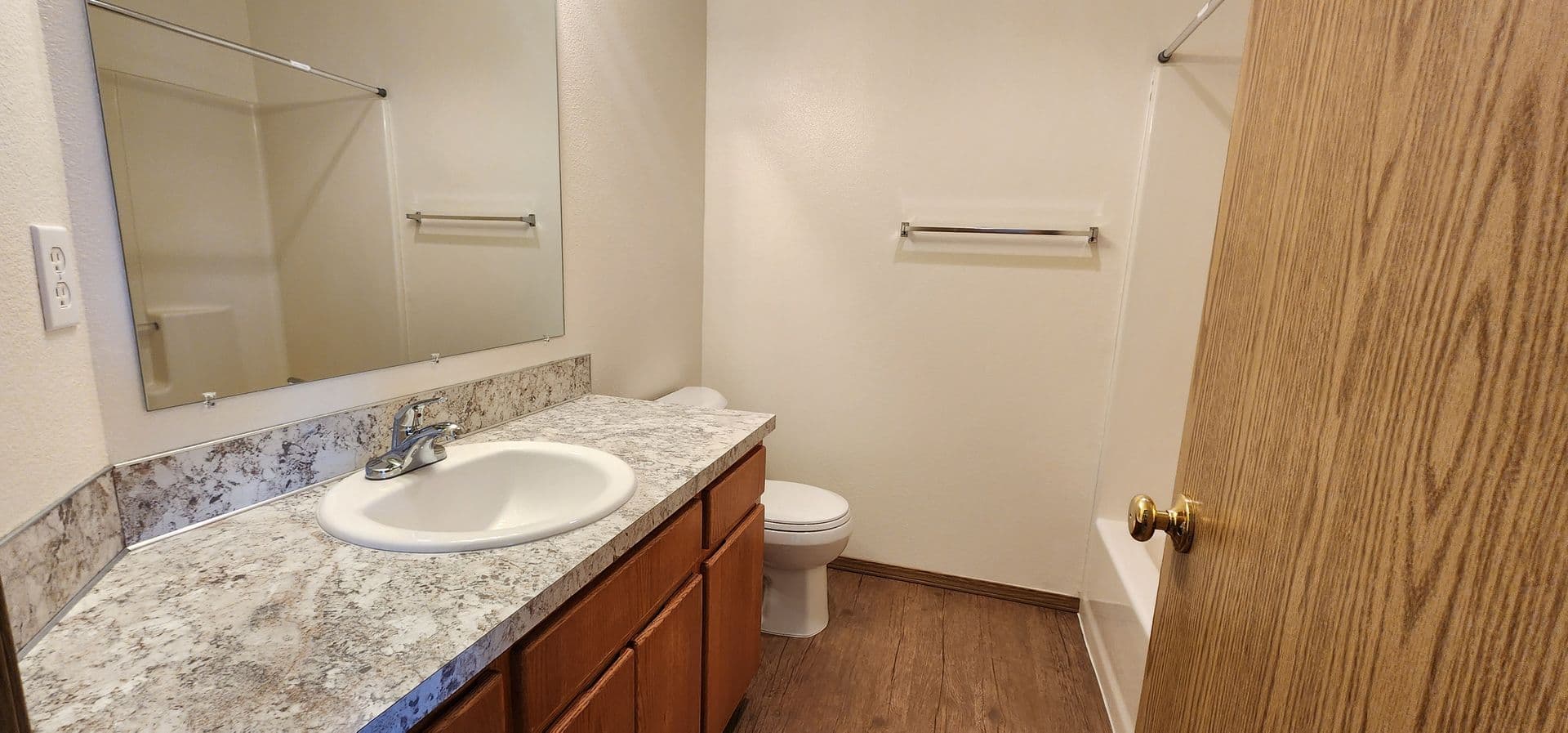Keizer Apartment: 4022 Holly Ct NE