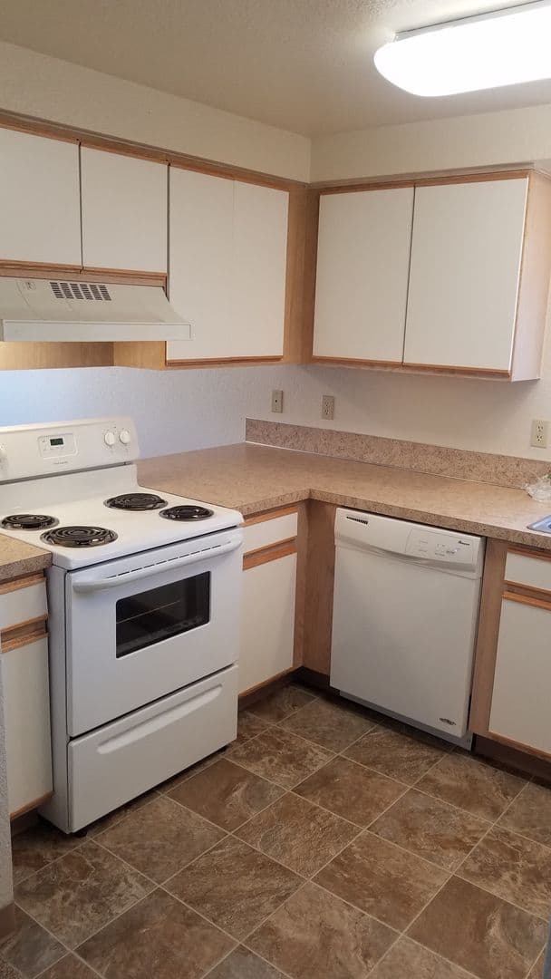 Keizer Apartment: 1026 Ring Street NE