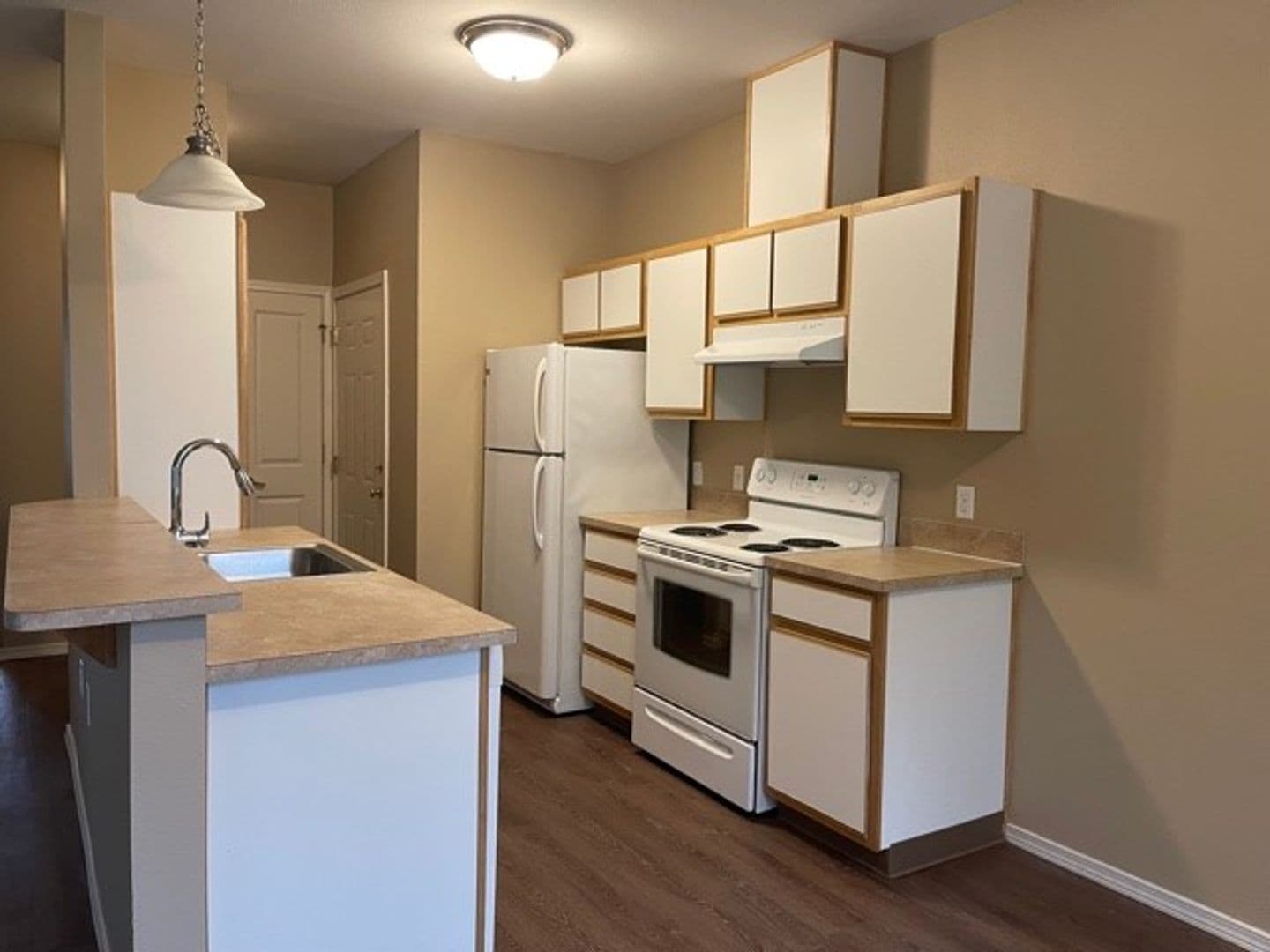 McMinnville Apartment: 2850 SW 2nd St