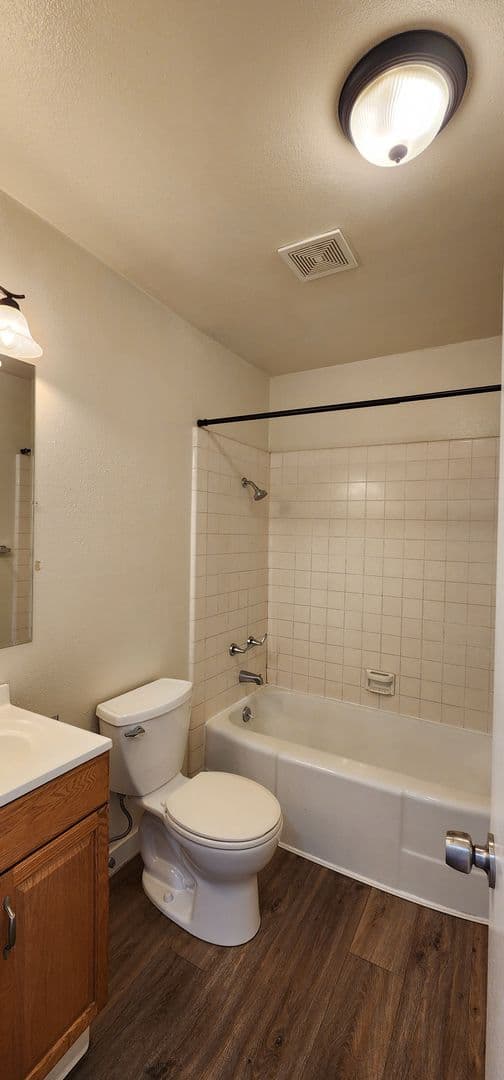 Lebanon Apartment: 820 Park Street