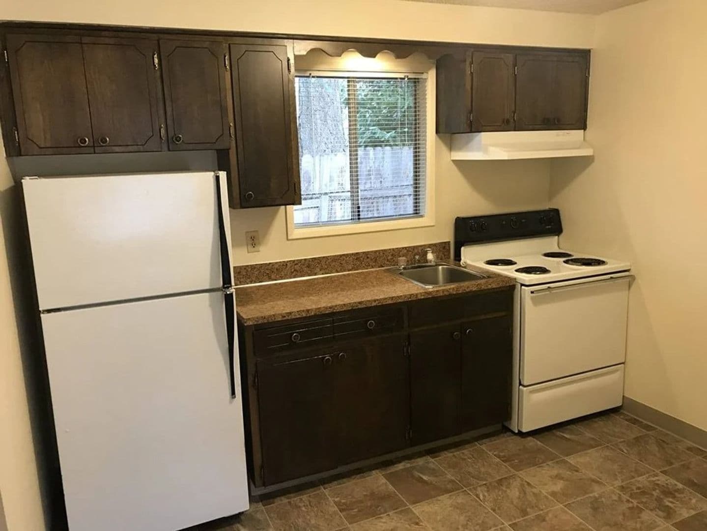 Salem Apartment: 158 Friendship Ave SE