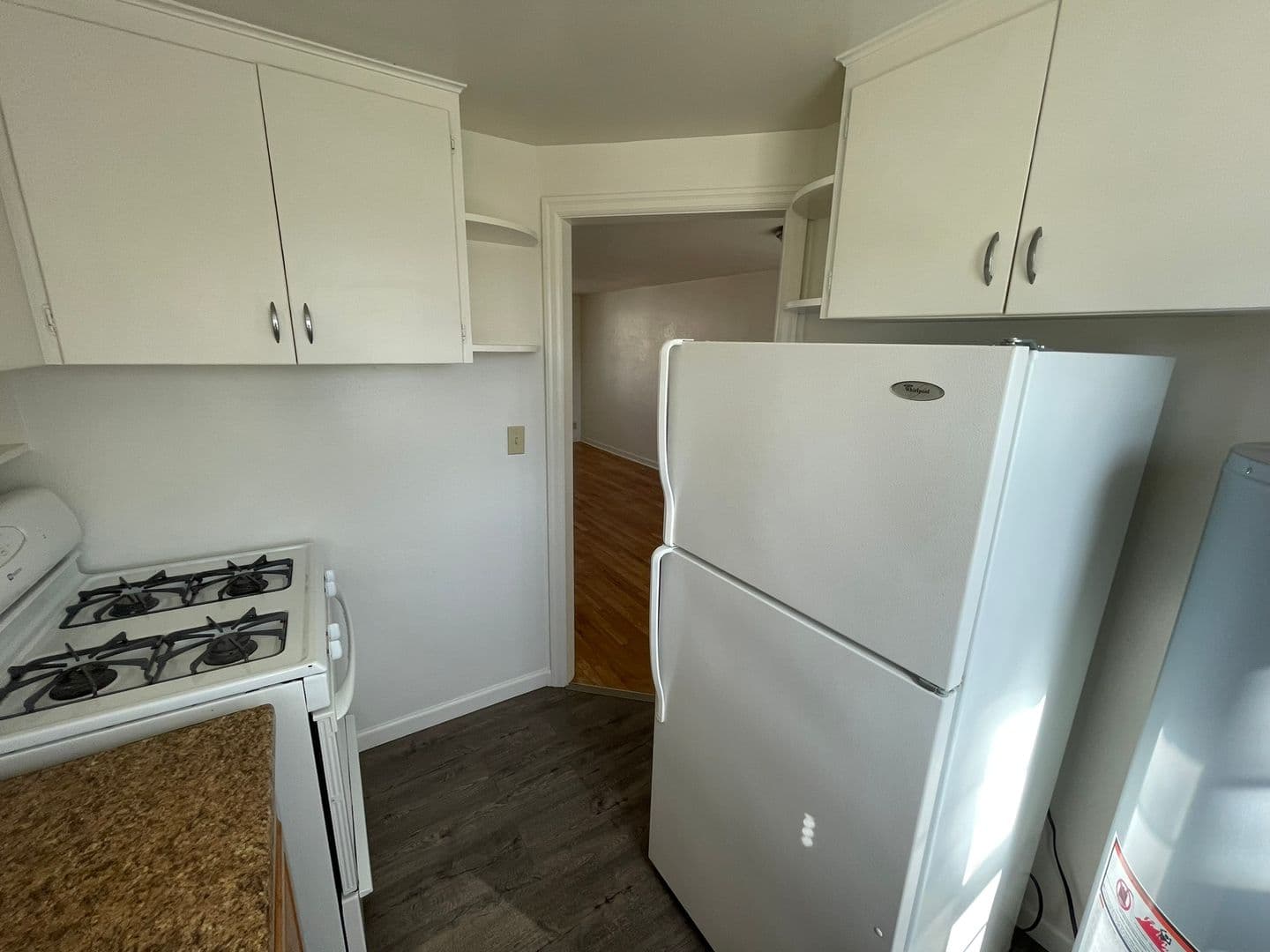 Roseburg Apartment: 1104 NE Freemont Ave