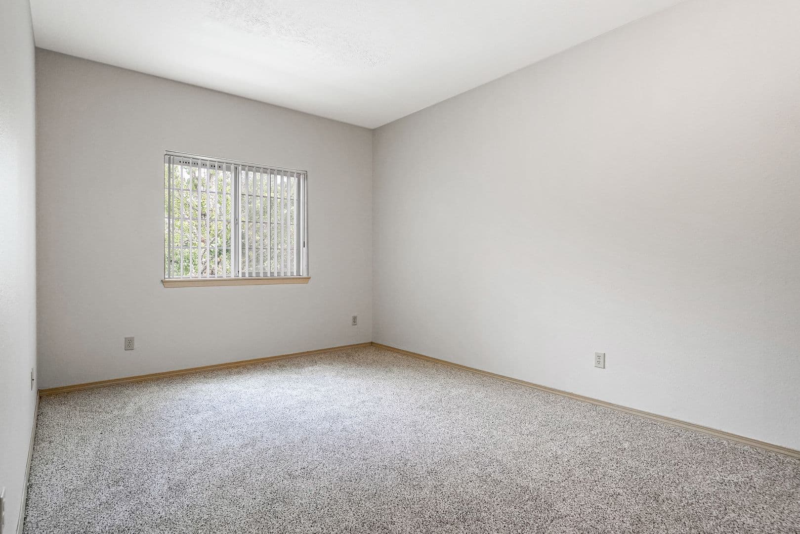 McMinnville Apartment: 2938 NE Evans St