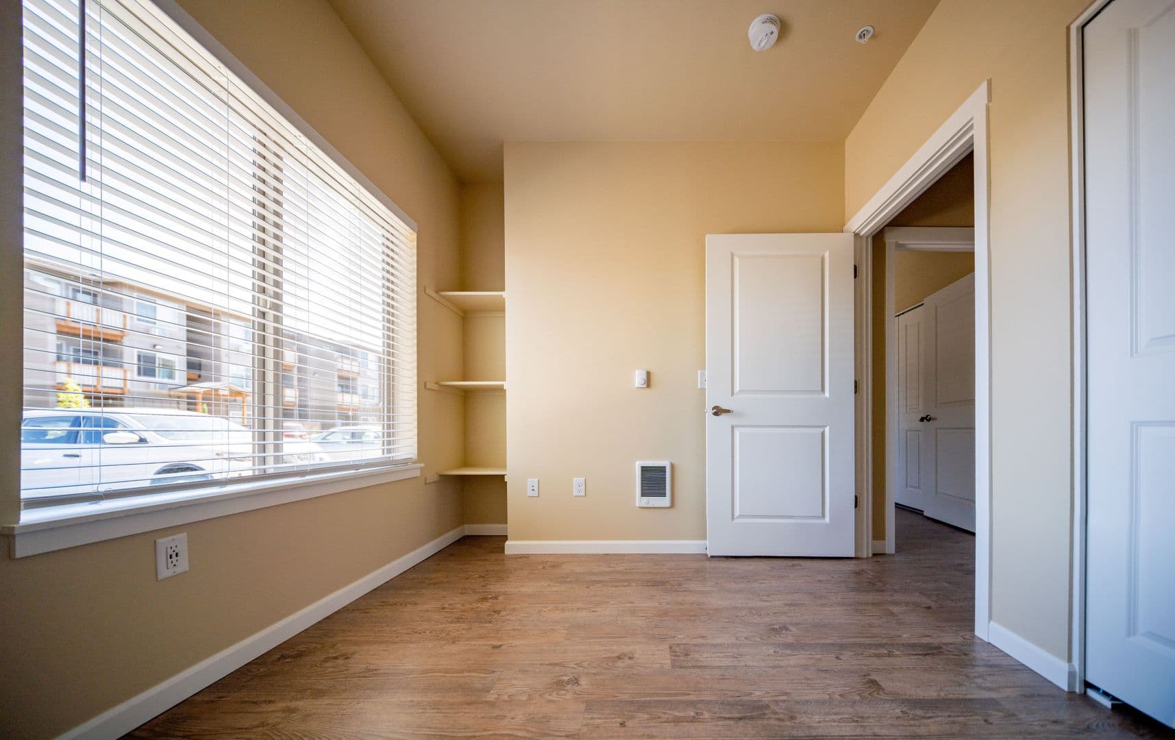 Salem Apartment: 3220 Lansing Avenue NE