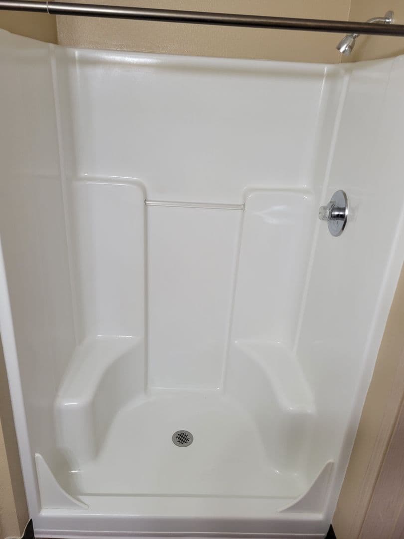 Salem Apartment: 435 Vista Ave SE