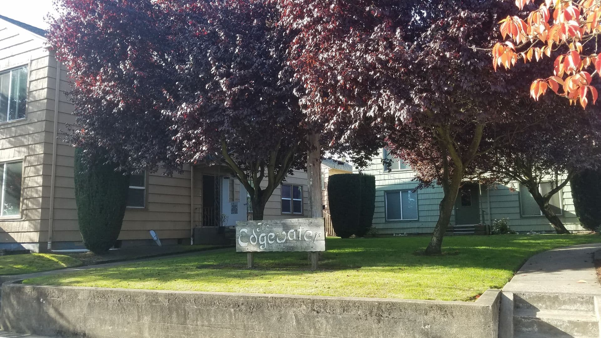 Salem Apartment: 1061 Edgewater St NW