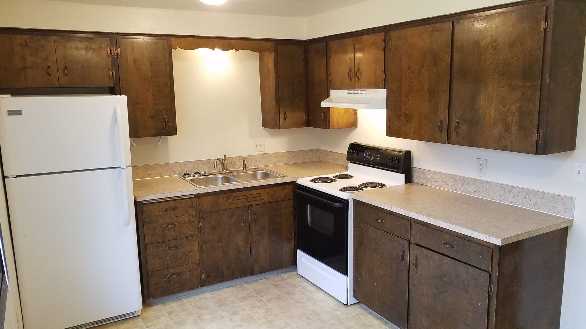 Salem Apartment: 1143 6th Street NW