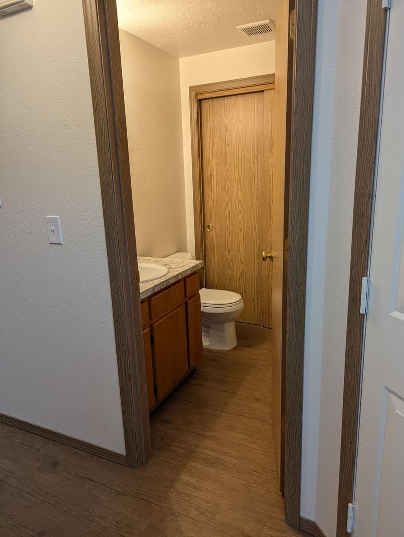 Keizer Apartment: 4022 Holly Ct NE