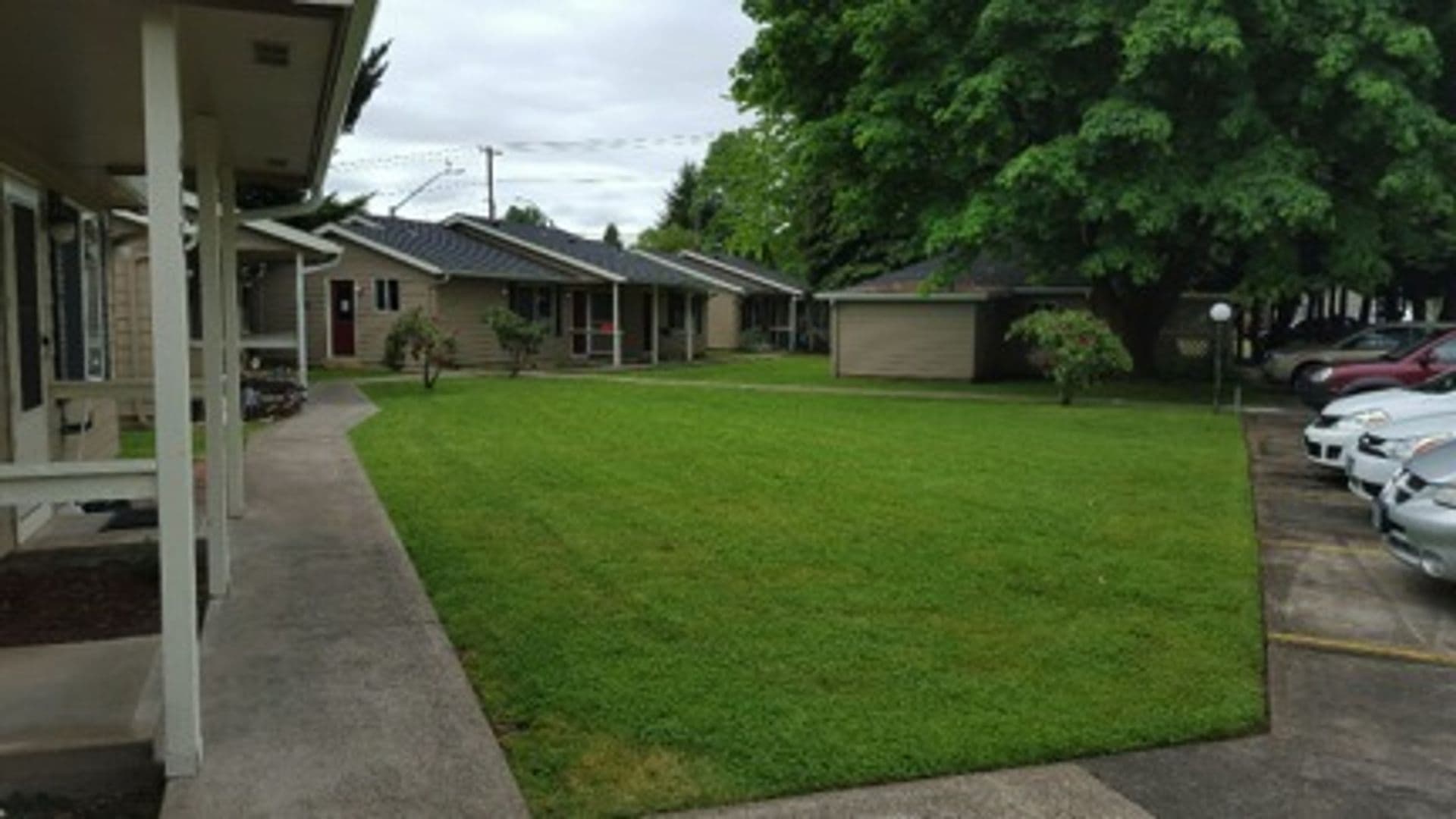 Keizer Apartment: 601 Chemawa Road N