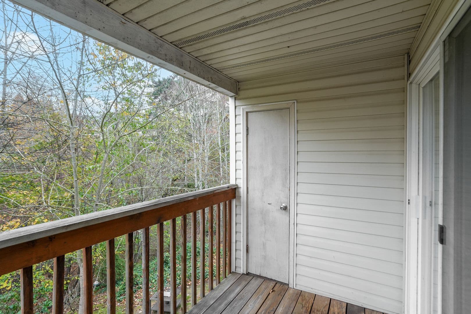 Troutdale Apartment: 26719 SE Stark St