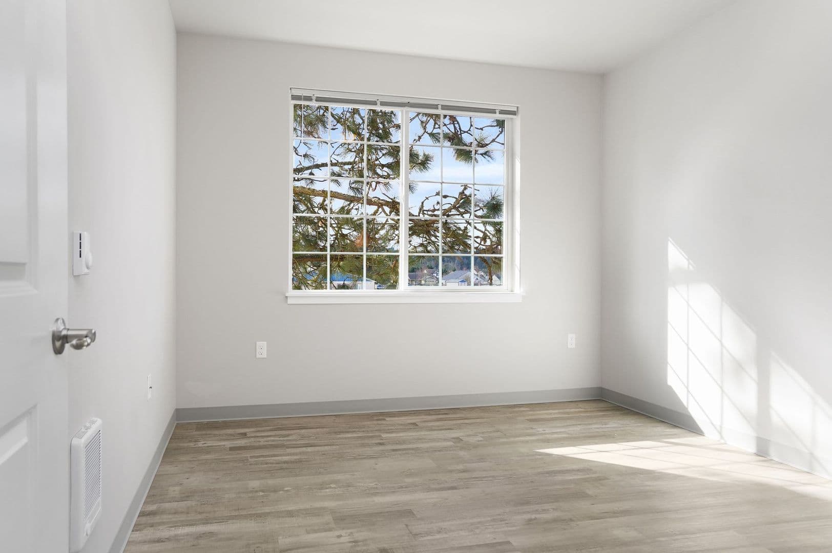 Lebanon Apartment: 100 Vaughan Lane