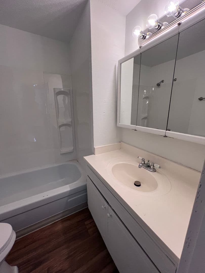 Albany Apartment: 510 34th Avenue SE