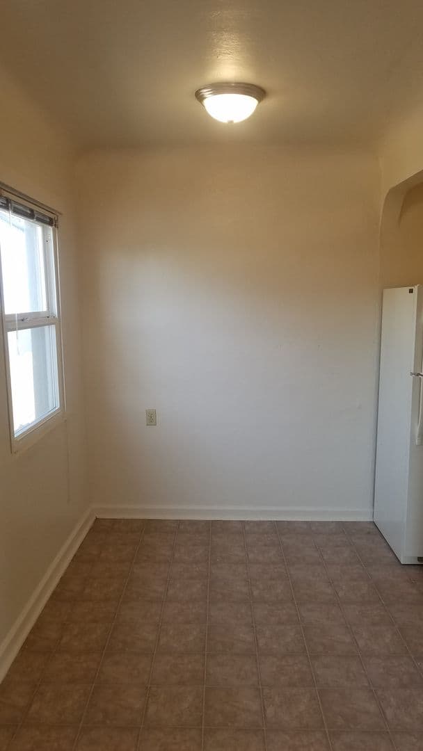Salem Apartment: 1642 13th St SE