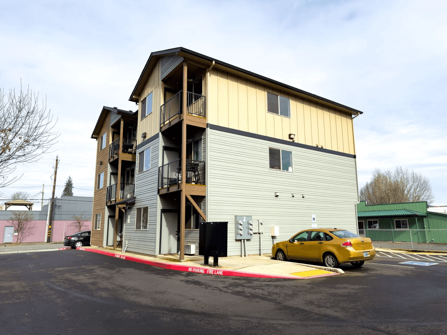 Sweet Home Apartment: 987 Long St